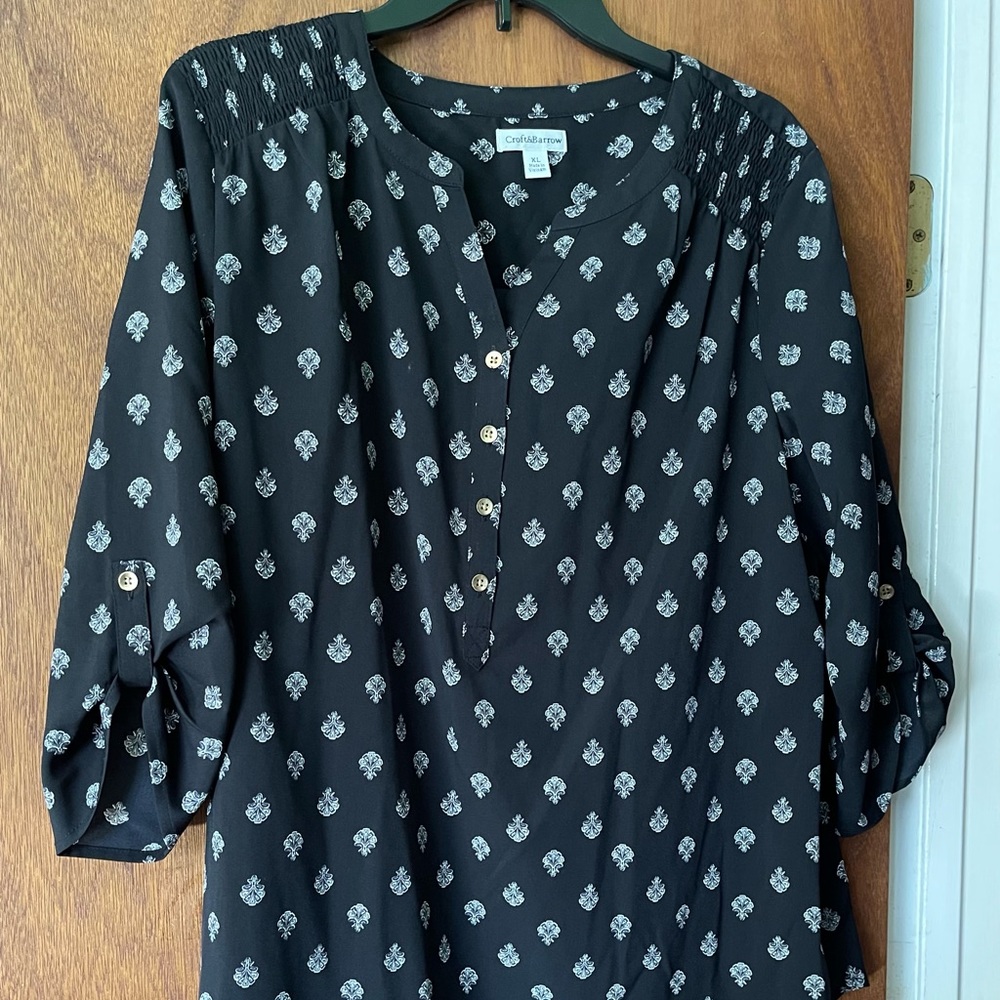 Woman’s size XL blouse